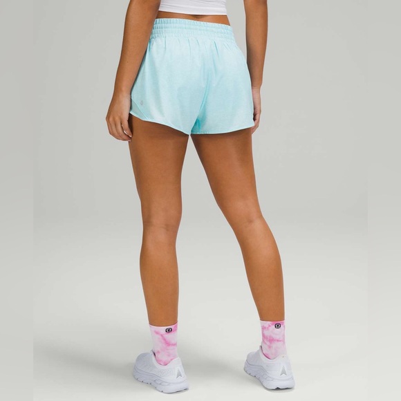Lululemon Hotty Hot High-Rise Short 2.5" - Picture 2 of 10